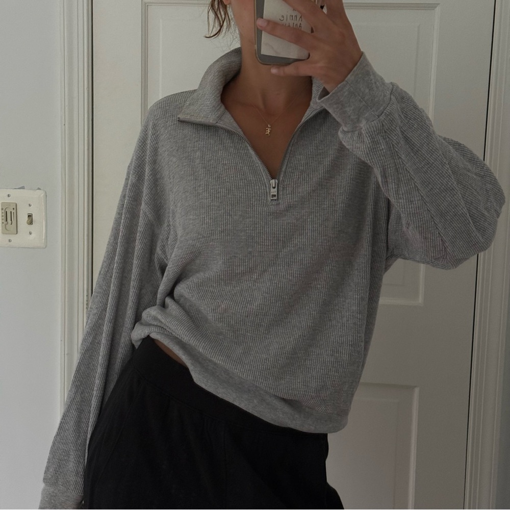 Aritzia TNA Half Zip grey waffle knit - medium